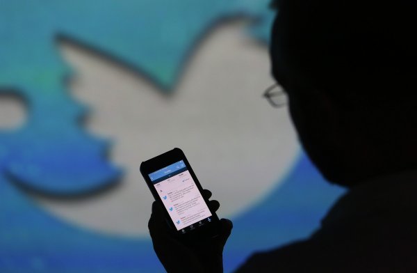 Машина времени для Twitter: Можно перенести свою ленту в соцсети в 2008 год