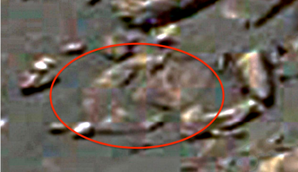 Уфолог увидел на снимках с Марса таинственное лицо