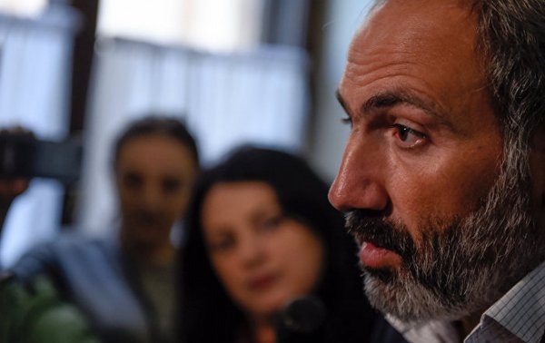Пашинян назвал происходящее в Армении «революцией любви»