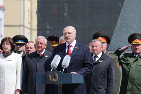 Лукашенко в День Победы пообещал сохранить правдивую историю о войне