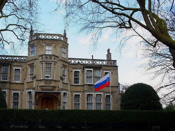 Посольство РФ в Лондоне высмеяло Times за статью об отношениях с Западом
