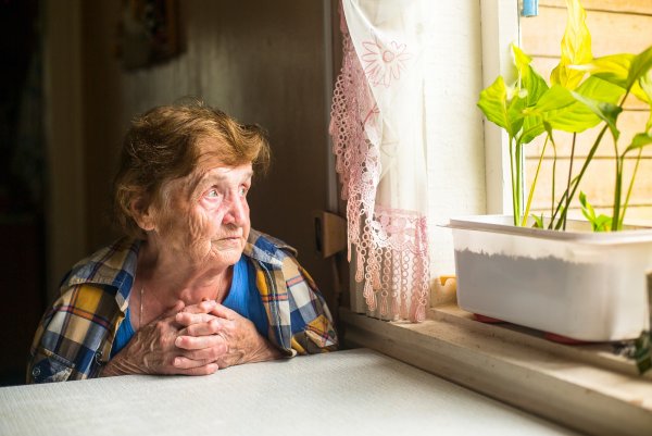 Соцопрос: 6% опрошенных россиян одобрили повышение пенсионного возраста