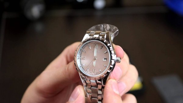 Xiaomi представила классические часы за 4000 рублей