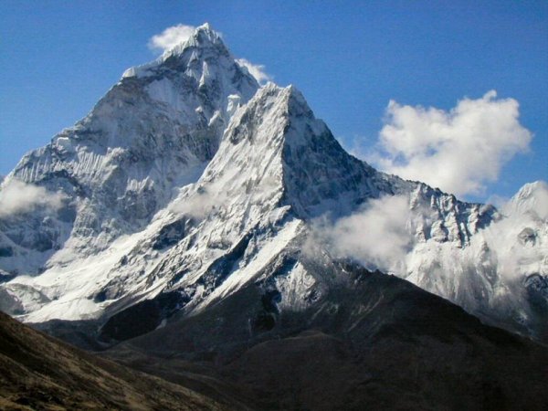 Безногий пенсионер из Китая покорил Эверест