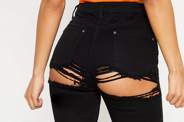 Порванные в неожиданном месте джинсы: Британский бренд представил новый тренд