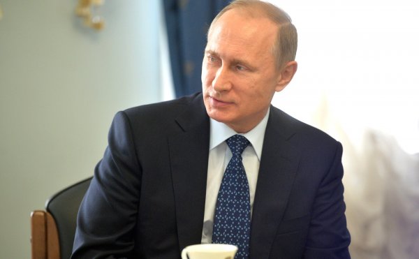 Владимиру Путину показали Центр управления Крымским мостом