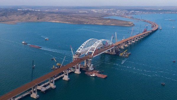 Карты Google не смогли построить маршрут через Крымский мост