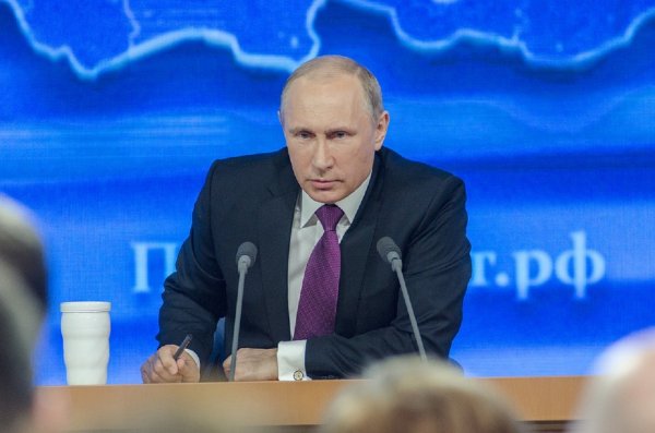 Путин просит разумно использовать выделенные Минобороны деньги