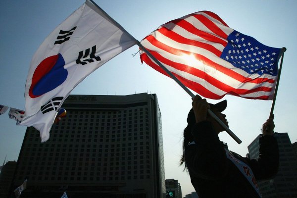 Южная Корея: Вашингтону не предлагалось вывозить ядерное оружие из КНДР