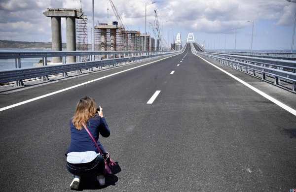 Туры на Крымский мост стали продавать турагентства