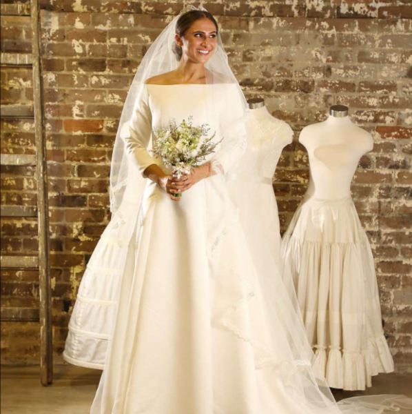 Свадебное платье Меган Маркл повторили за 10 часов и сделали в 511 раз дешевле оригинала