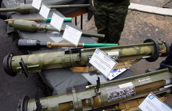 Волкер: ЕС не выступает против поставок оружия США на Украину