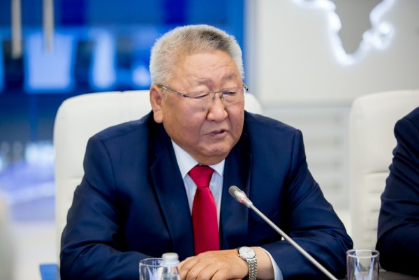Глава Якутии объявил об уходе в отставку