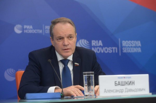 Астраханского сенатора осудили за высказывание про лоукостера «Победа»