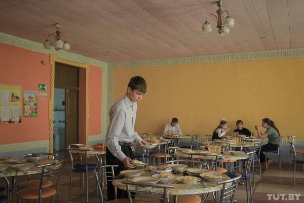 Прокуратура Омска проверила школу, где дети должны питаться в кредит под 36% годовых