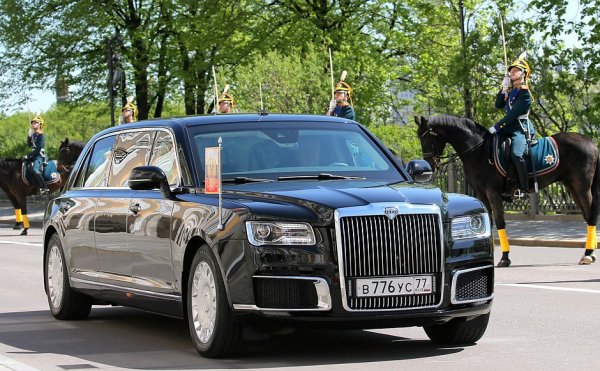 Путин «прокатил» Эрнста на новом лимузине Aurus Senat
