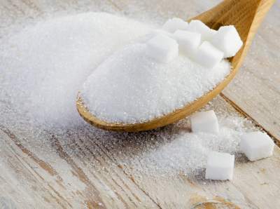 Медики рассказали о полезных свойствах сахара