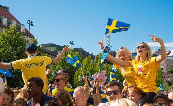 Фанаты сборной Швеции выпили все пиво в Нижнем Новгороде