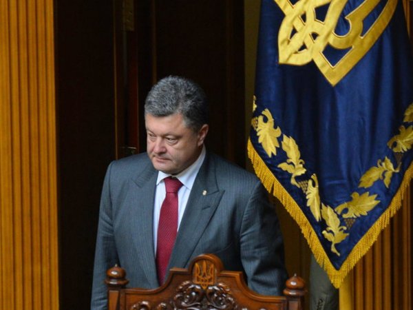 Депутат рассказал, что Порошенко может в скором времени распустить Раду