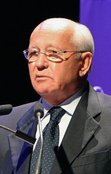 Горбачев отреагировал на слухи о встрече Путина и Трампа