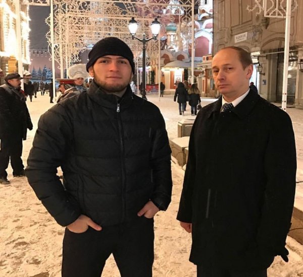Нурмагомедов отреагировал на поступок Макгрегора публикацией фото с двойником Путина