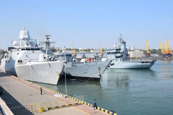 В порт Одессы прибыла группа военных кораблей НАТО